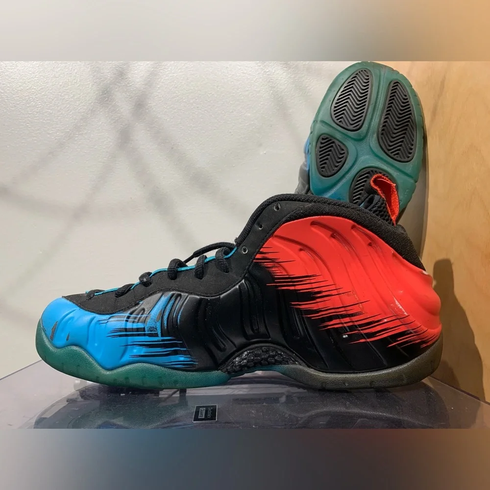 Nike Air Foamposite Pro “Spider-Man” - Picture 2 of 6